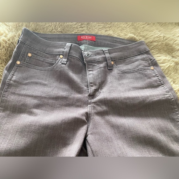 Guess lavender cropped stretchy jeans - Picture 4 of 8